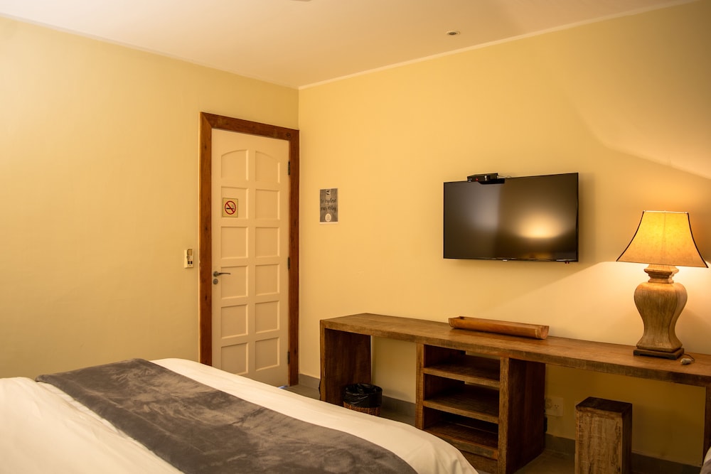 EXCLUSIVE, DOUBLE OR TWIN BED