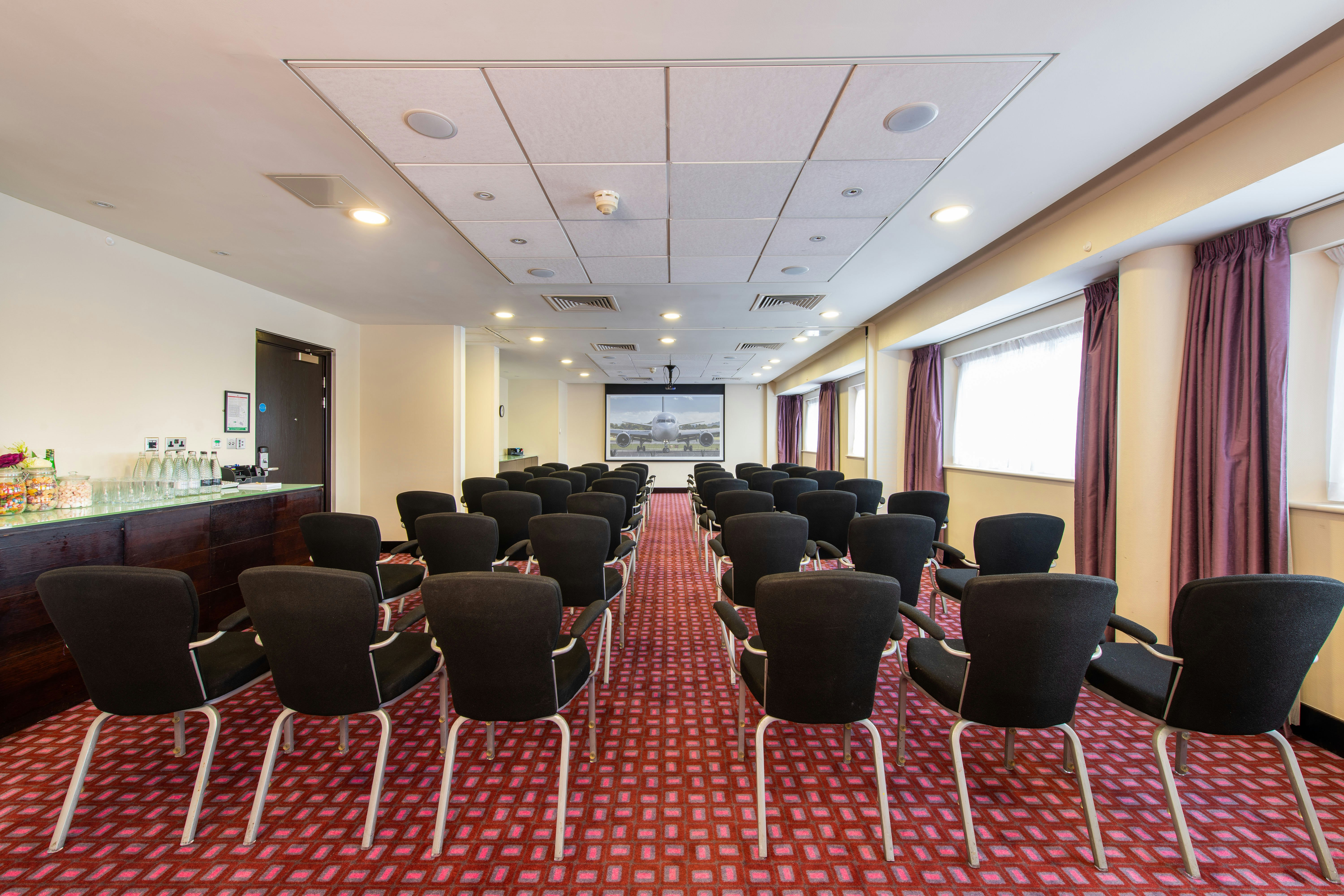 DOUBLETREE BY HILTON HOTEL LONDON HEATHROW AIRPORT 22/26