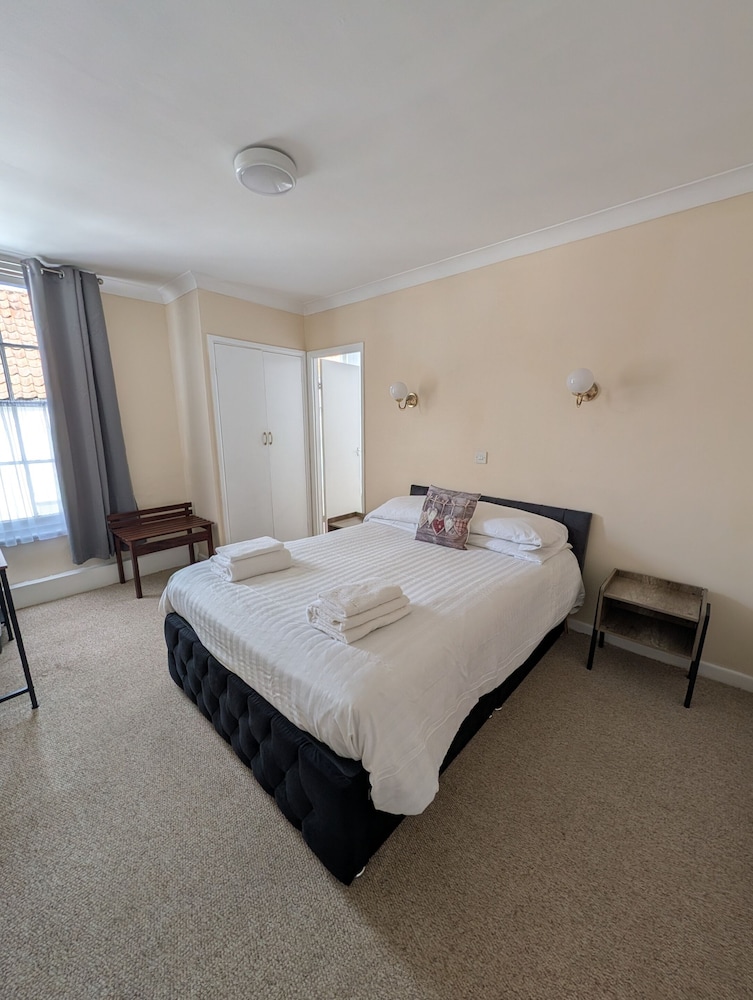 The Bell Hotel 17/48