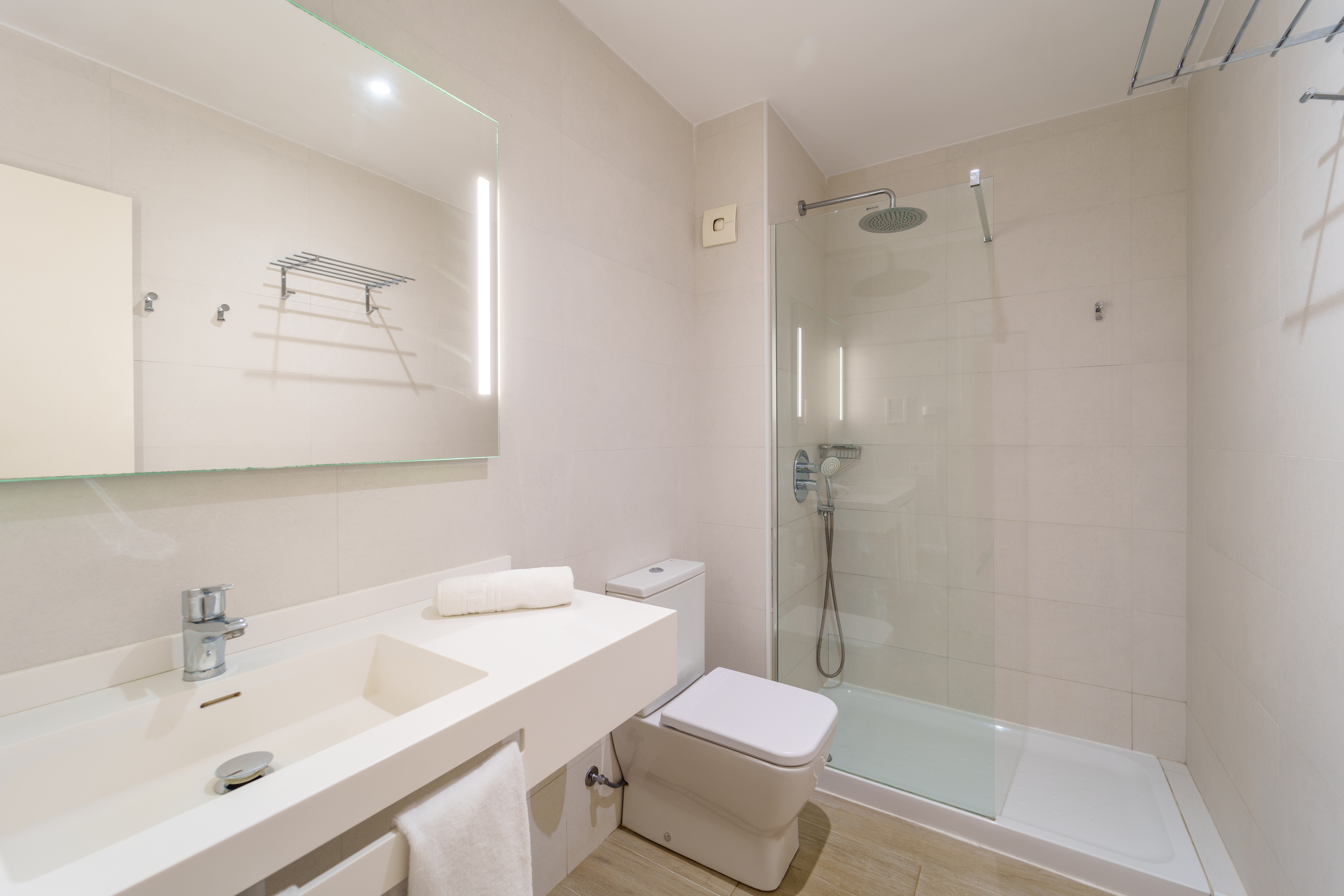 APARTAMENTS ANDREAS 48/50