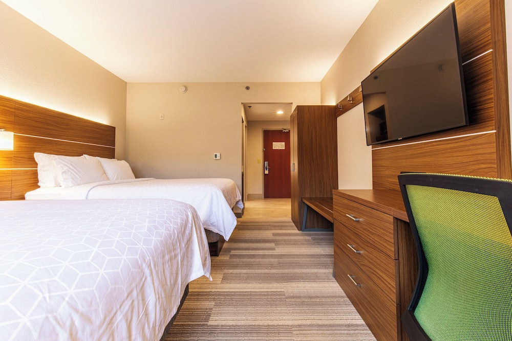 Standard, 2 Queen Beds