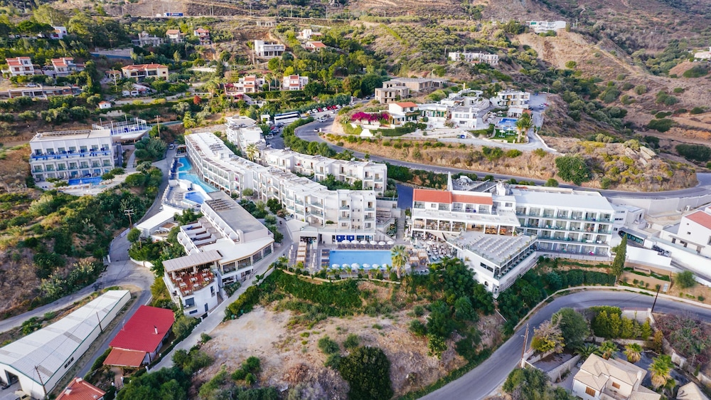 Panorama Village Hotel in MALEVIZI