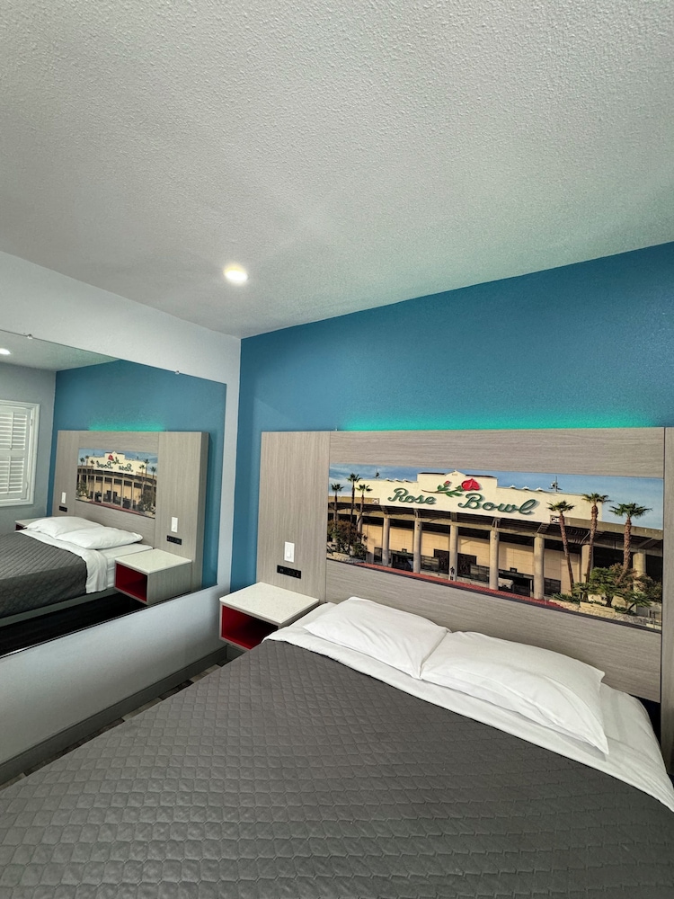 Lincoln Motel 52/58