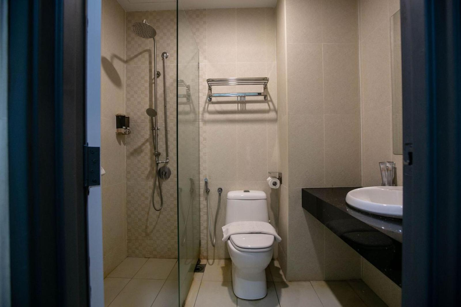 Capital O 89647 Atta Hotel 47/49