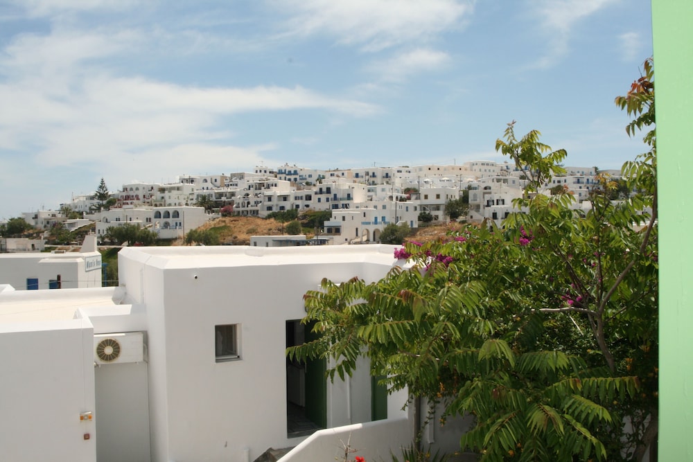 Adonis Hotel Studios & Apartments 2/67