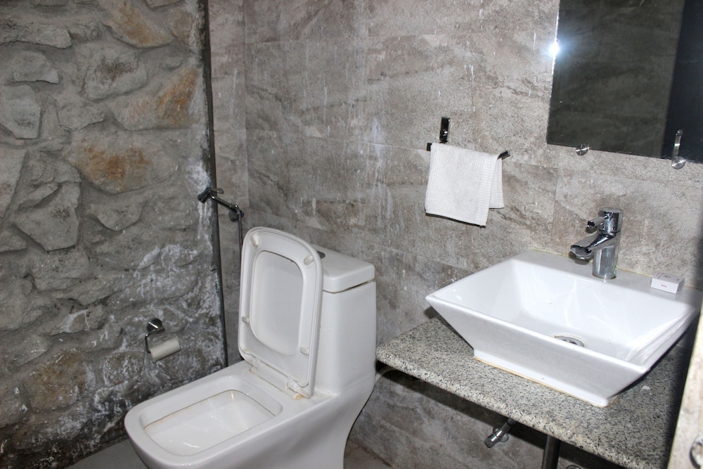 Hotel Toppers Corner Mount Abu 61/67