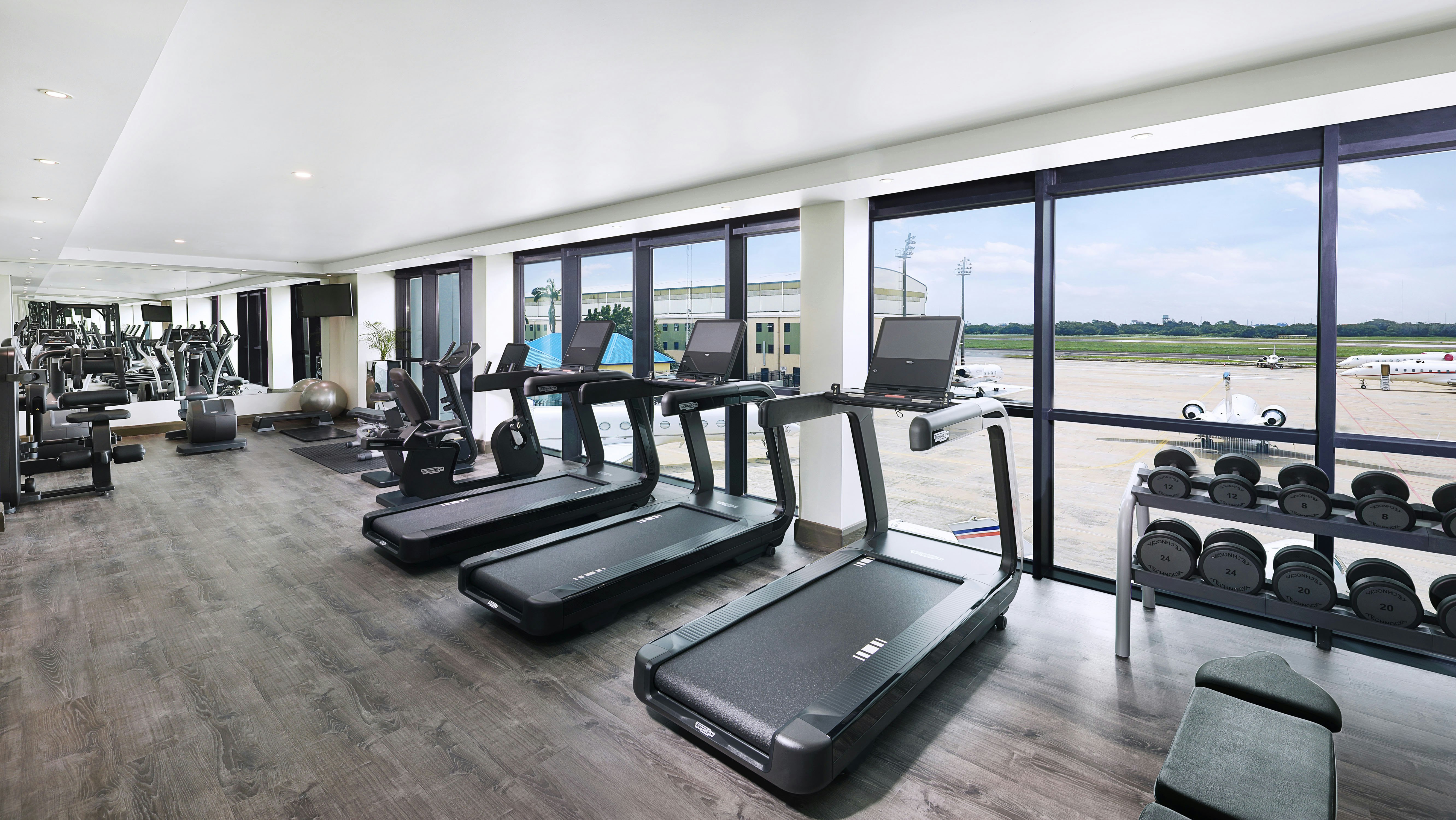 Legend Hotel Lagos Airport Curio Collection By Hilton 32/81