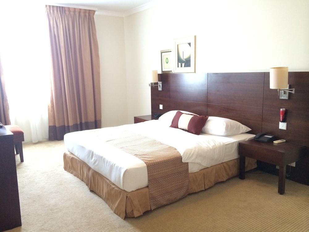 Somerset Chancellor Court 26/81