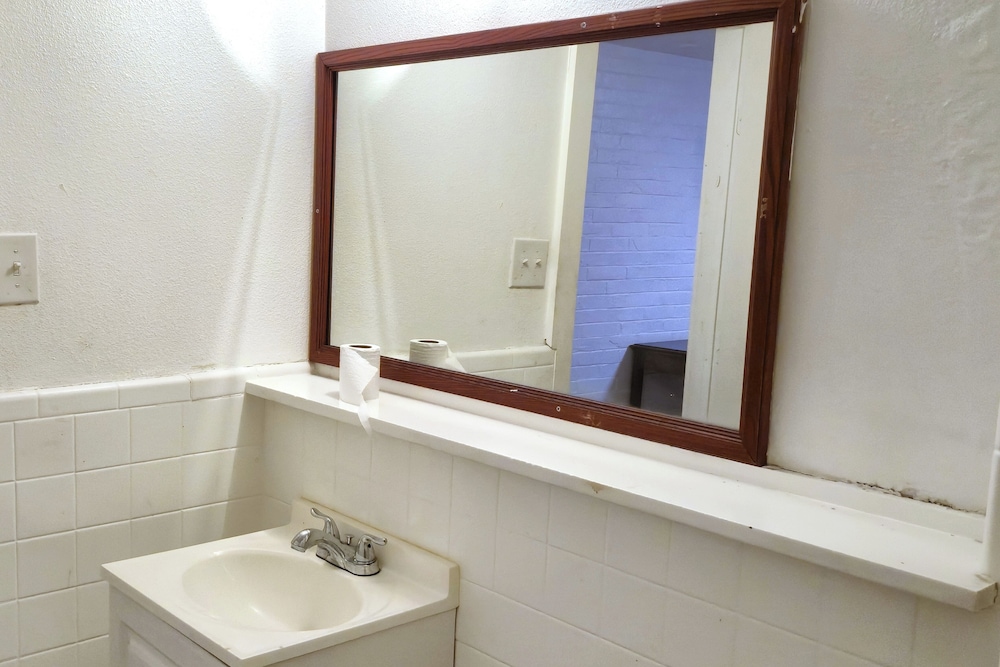 Way Side Inn by Hotel O Dallas near Fair Park Downtown 29/30