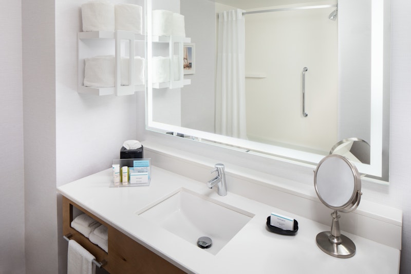 Hampton Inn Suites By Hilton Miami Brickell Downtown 65/65