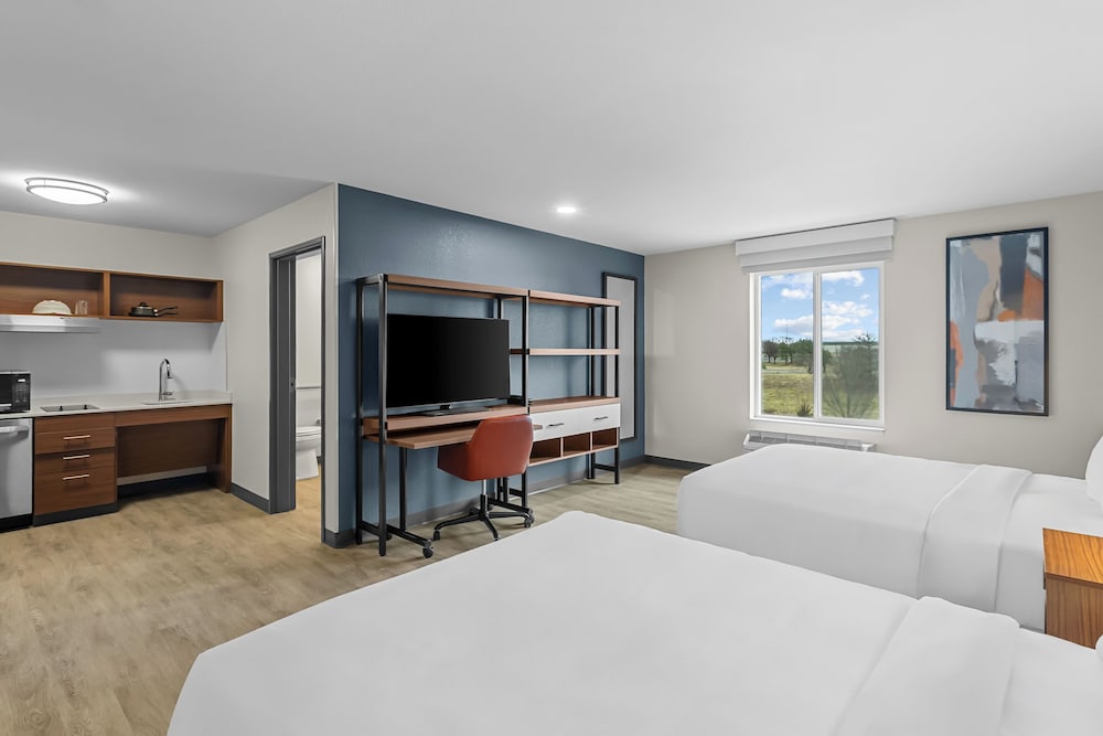 Everhome Suites Wichita Northeast 27/56