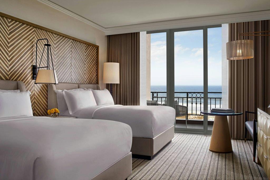 Guest Room, 2 Queen Beds, Ocean View, Balcony, Club Floor