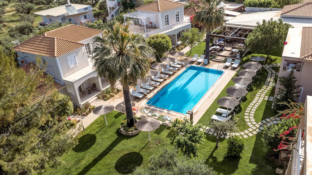 Aeolos Boutique Hotel & Suites 53/65
