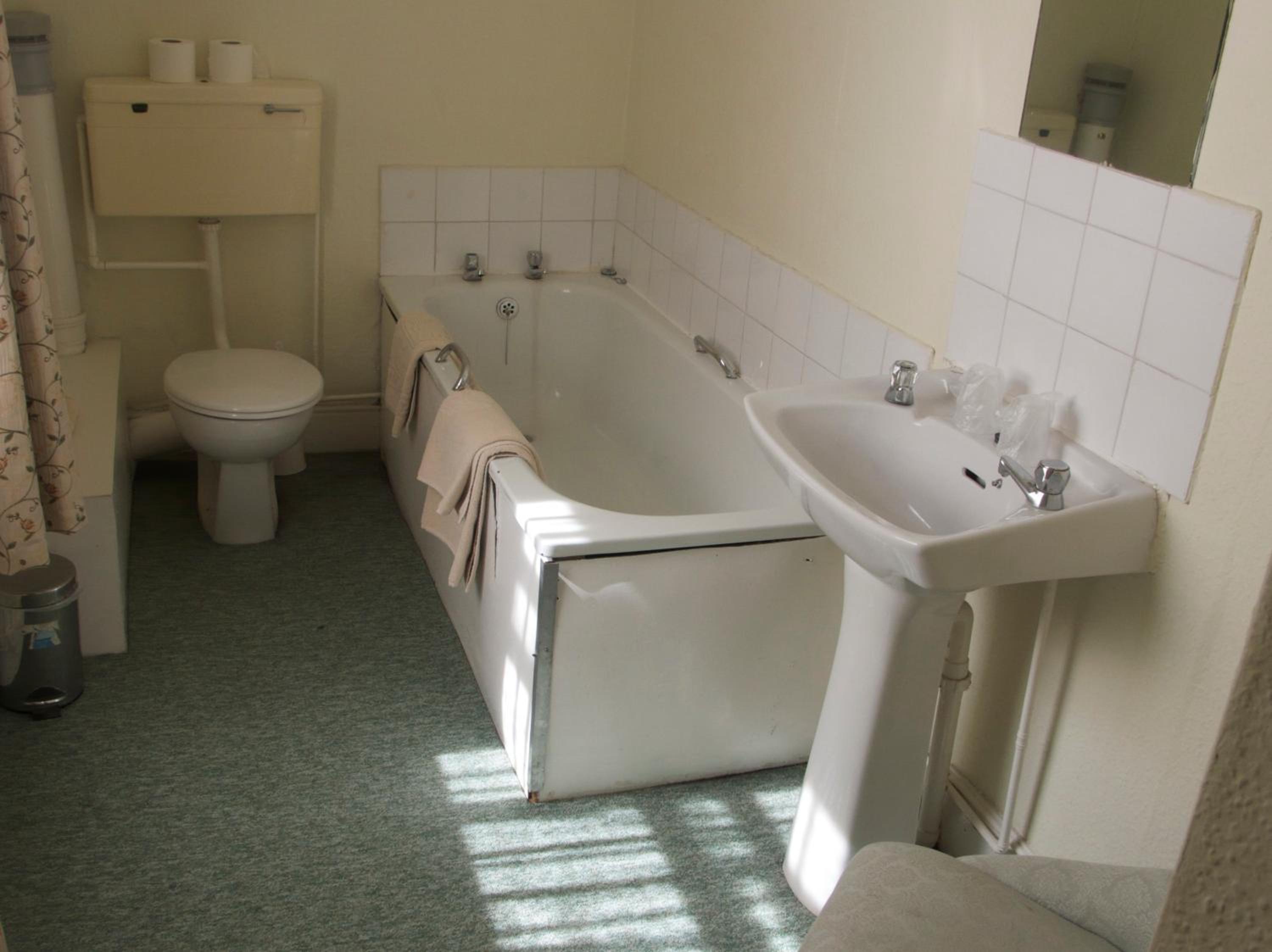 Calverts Hotel - Newport Isle of Wight 38/53