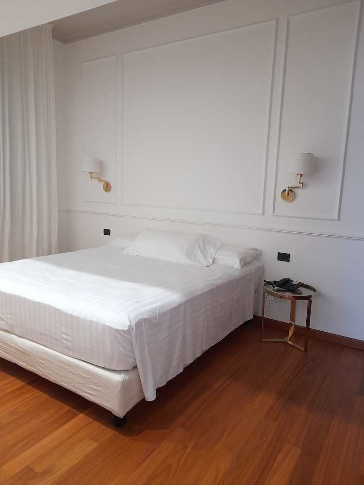 Rechigi Park Hotel 22/80