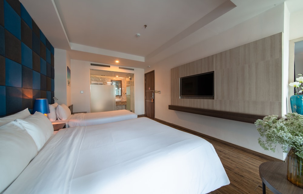 Aaron Hotel 26/69