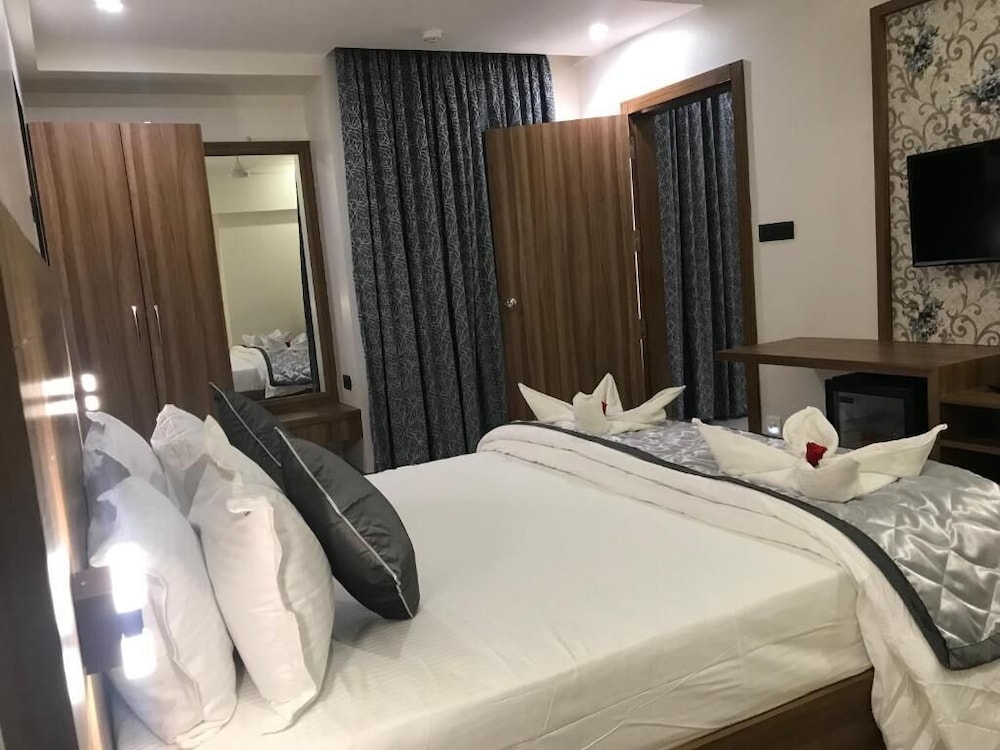 Kyriad Hotel Solapur by OTHPL 11/36