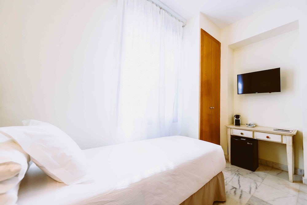غرفة مفردة، Basic Hotel Dona Manuela 7/15