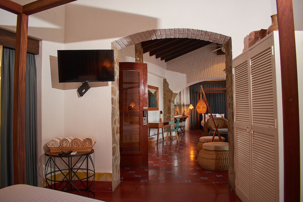 Hotel Boutique Casa Lisa (ex. by Villa Vera) 76/84