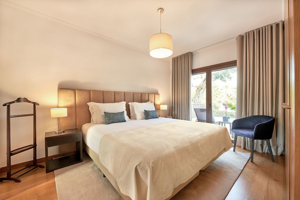 شقة بسريرين مزدوجين بإطلالة على المسبح بغرفتي نوم مع أريكة، Cascade Wellness Resort 2/8