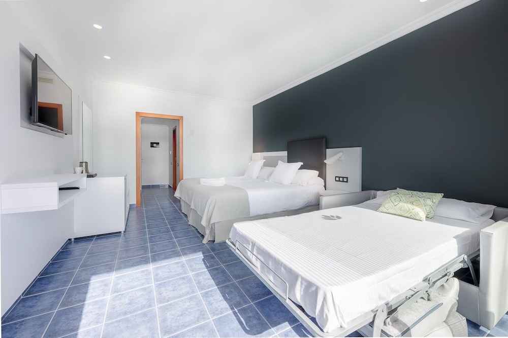 Room, Double or Twin Bed, Partial Sea View, Side, Hotel LIVVO Mirador Papagayo 3/3