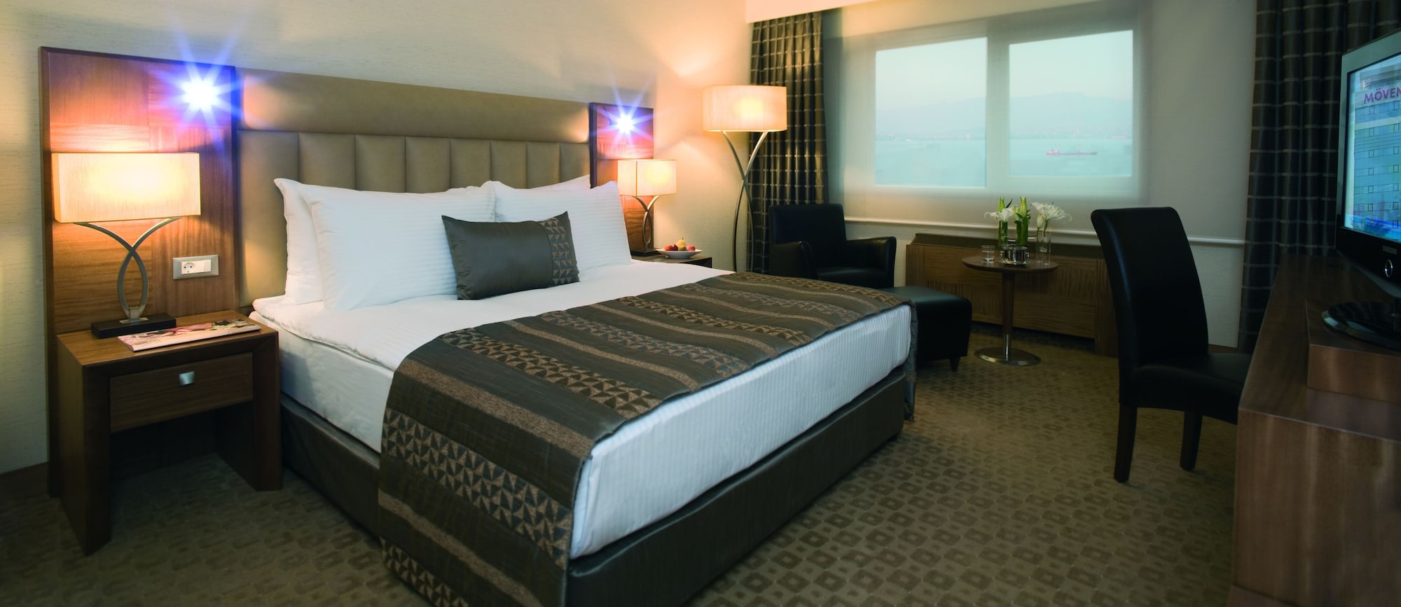 غرفة تنفيذية بسرير كينج، Movenpick Hotel Izmir 5/9