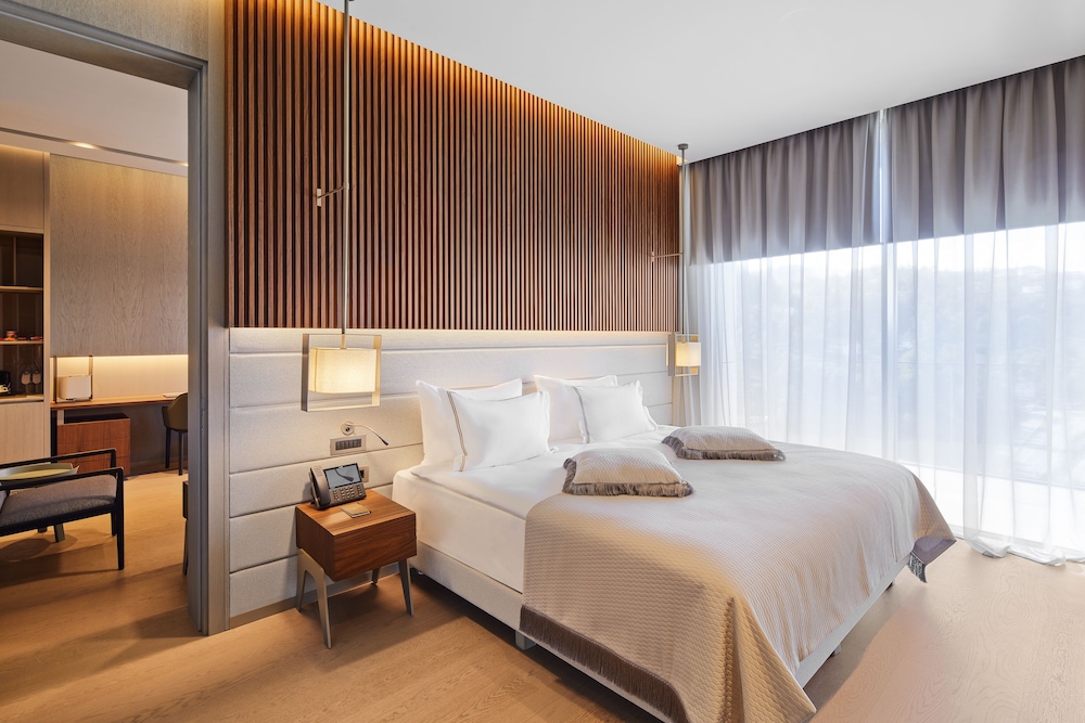 Ricosta Hotel 12/50