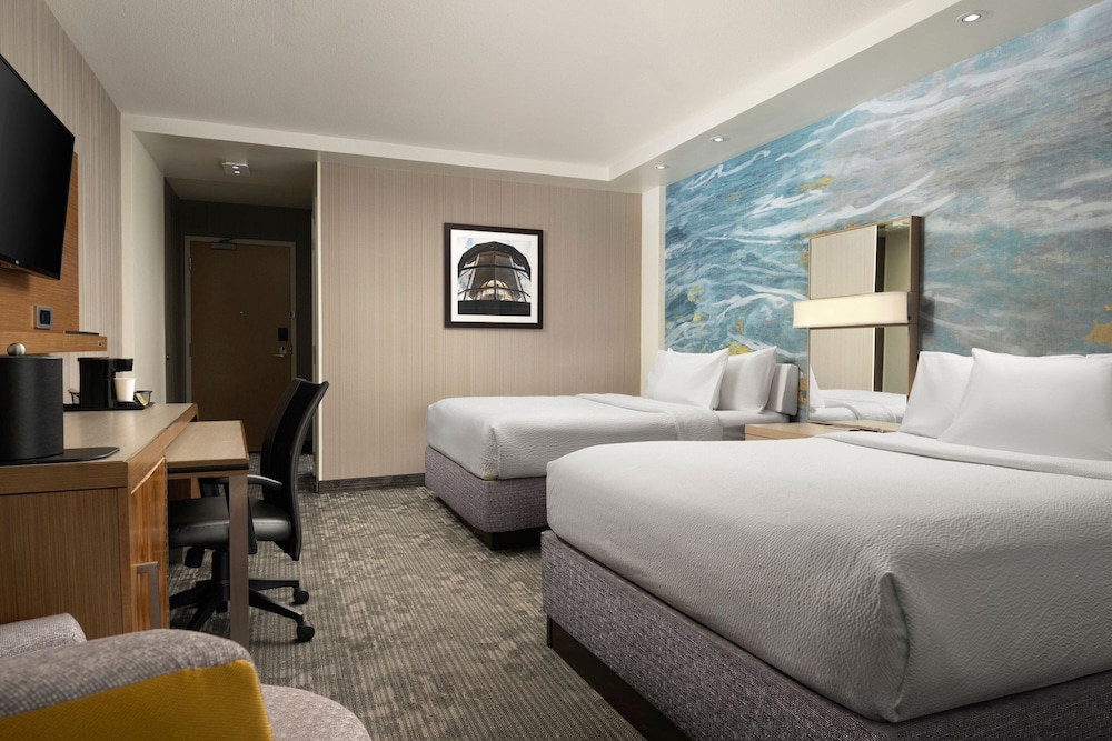 DELUXE, 2 QUEEN BEDS, COURTYARD VIEW