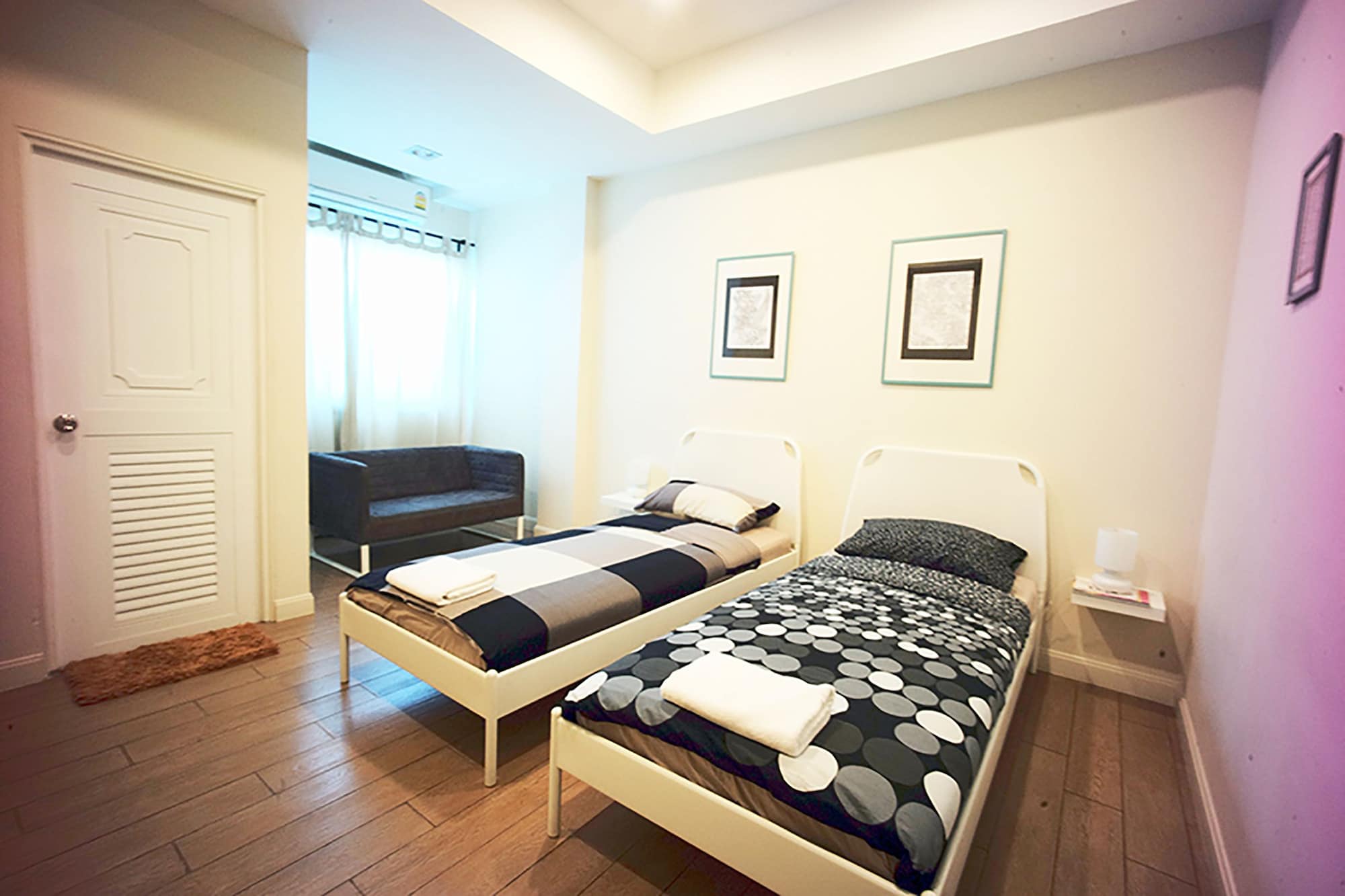 G, STUDIO, TWIN BEDS