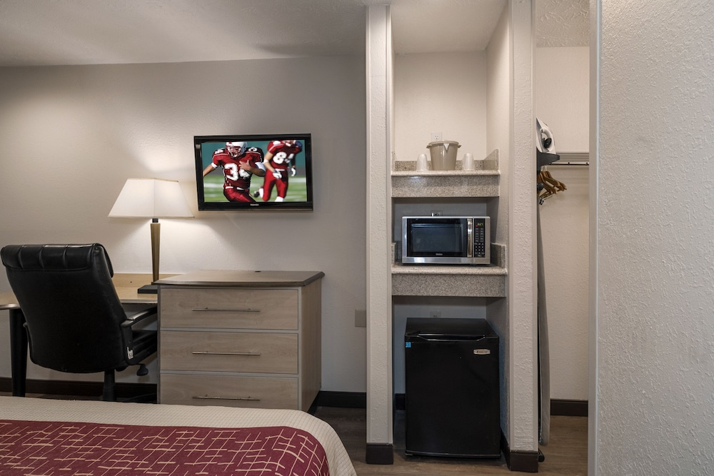 Red Roof Inn Indianapolis - Greenwood 12/24