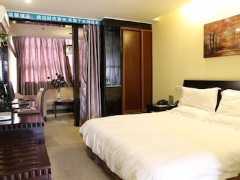 Greentree Inn Suzhou Taicang Baolong Square Express Hotel 6/53