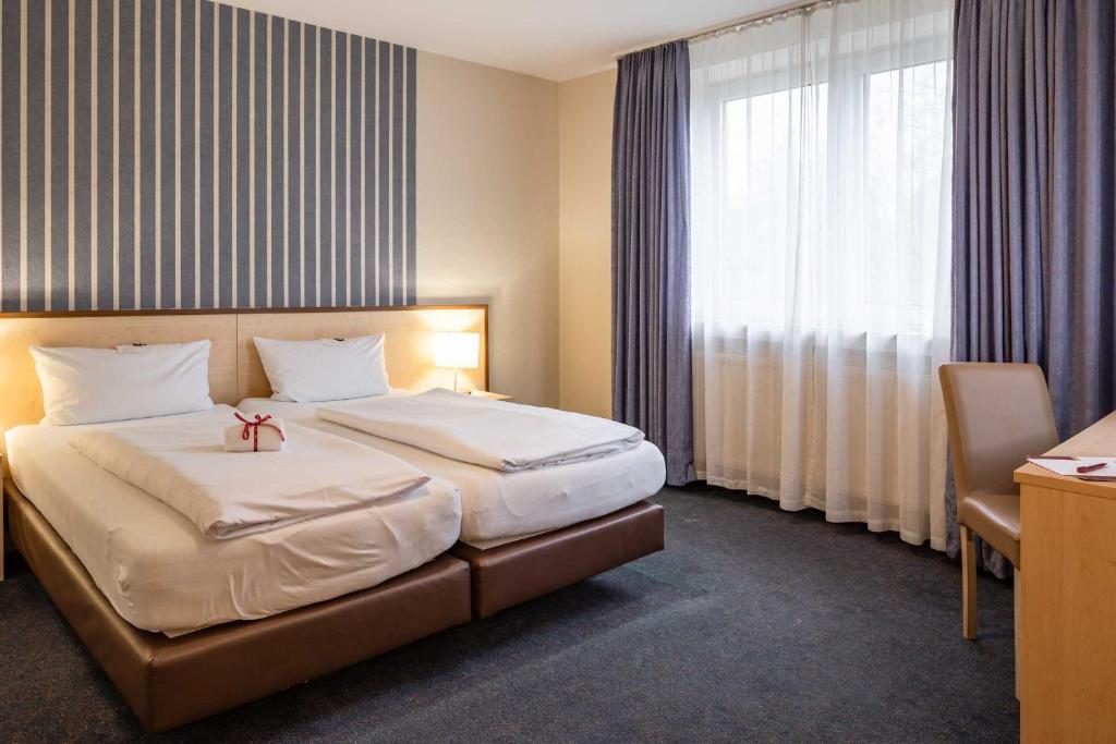 Business, Double Bed