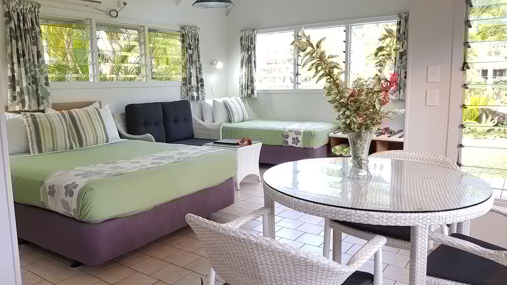 Lagoon Breeze Villas Formerly Lagoon Lodges 55/75
