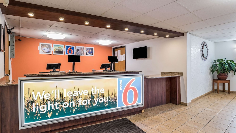Motel6 Elk Grove Village, IL 6/44