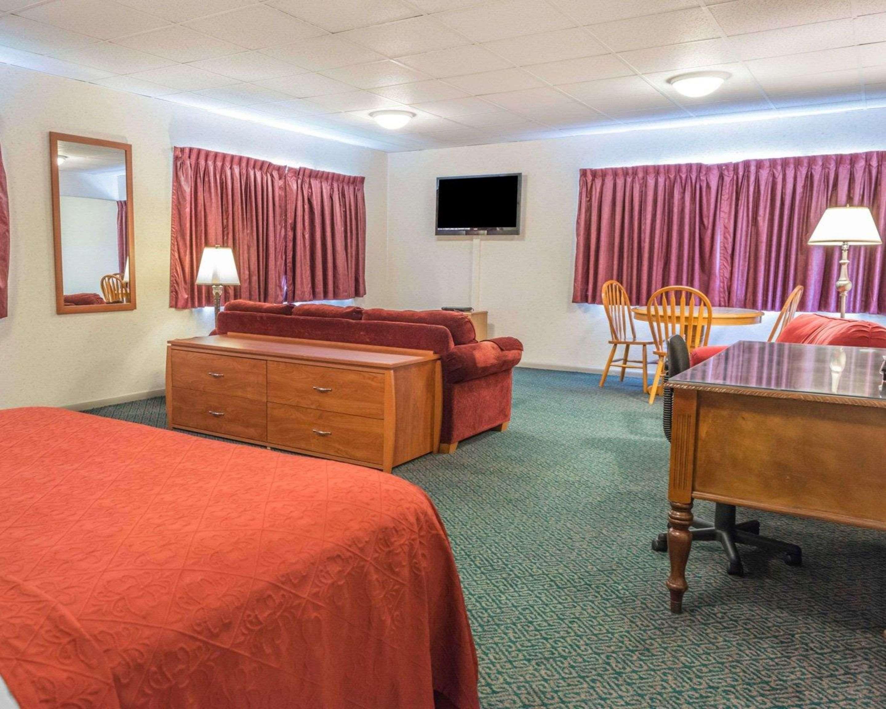 Efficiency, Suite, 2 Double Beds