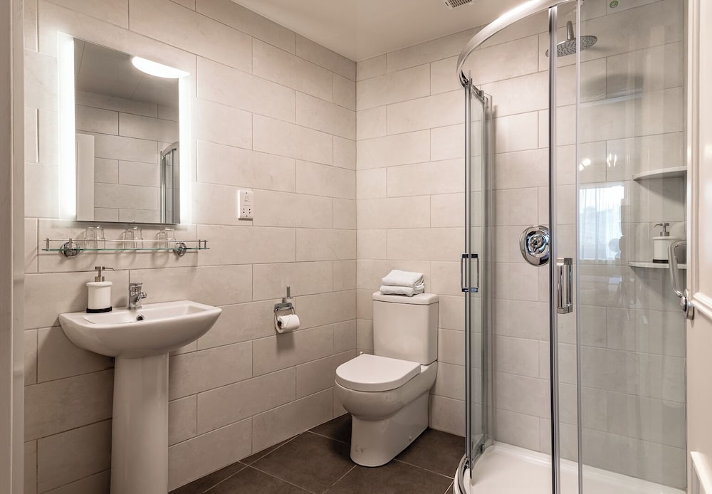 Foley's Guesthouse Hotel 40/43