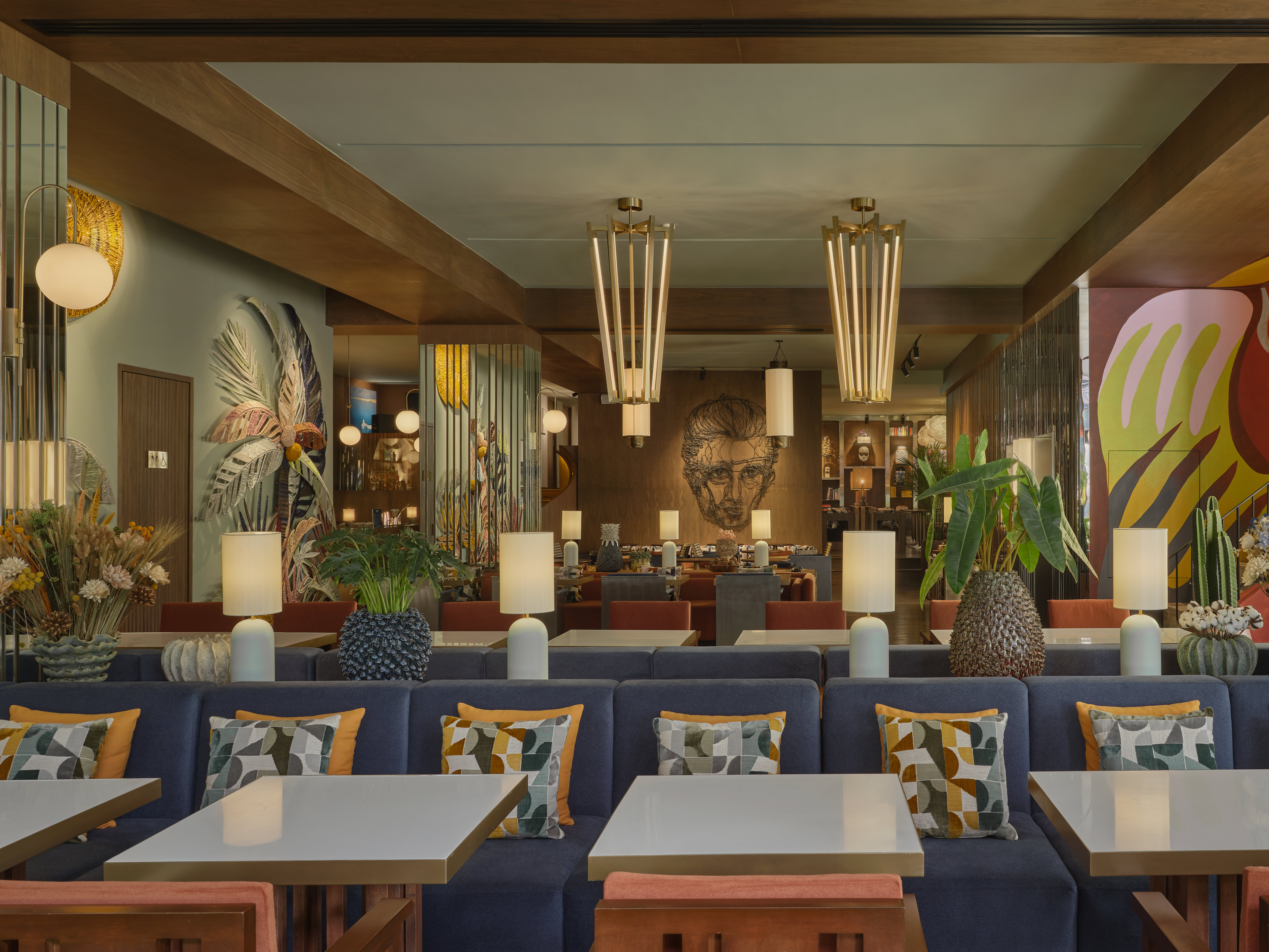 Public House Hotel 24/25