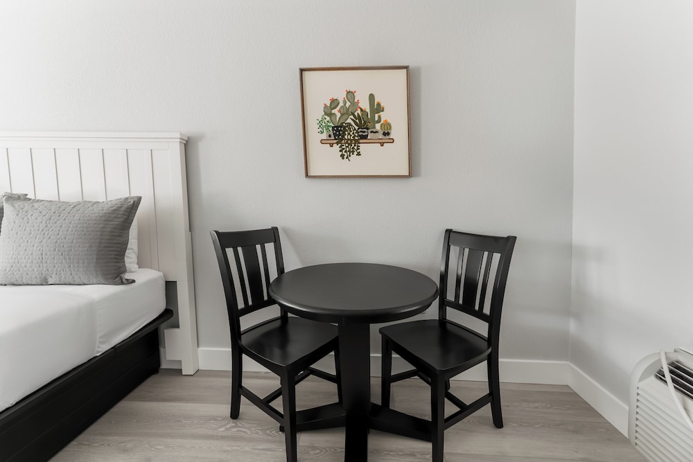 Mia's Boutique Hotel 30/50