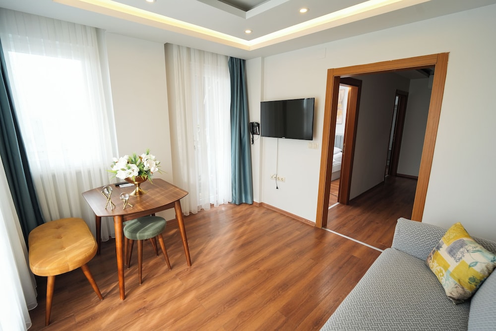 Yusra Suit Trabzon 33/50