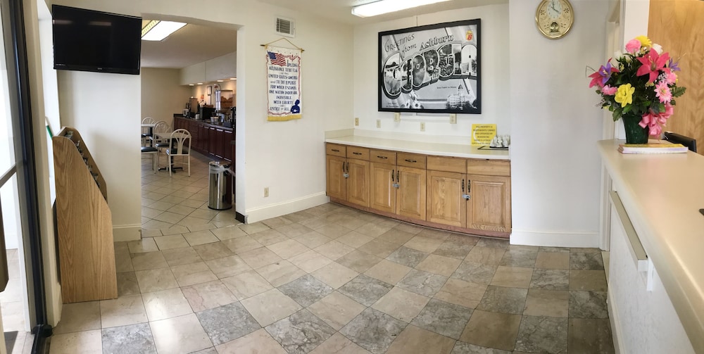 Super 8 By Wyndham Ashburn 6/26