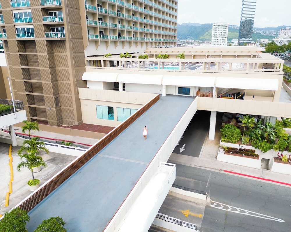 Ala Moana Honolulu by Mantra in HONOLULU - HI