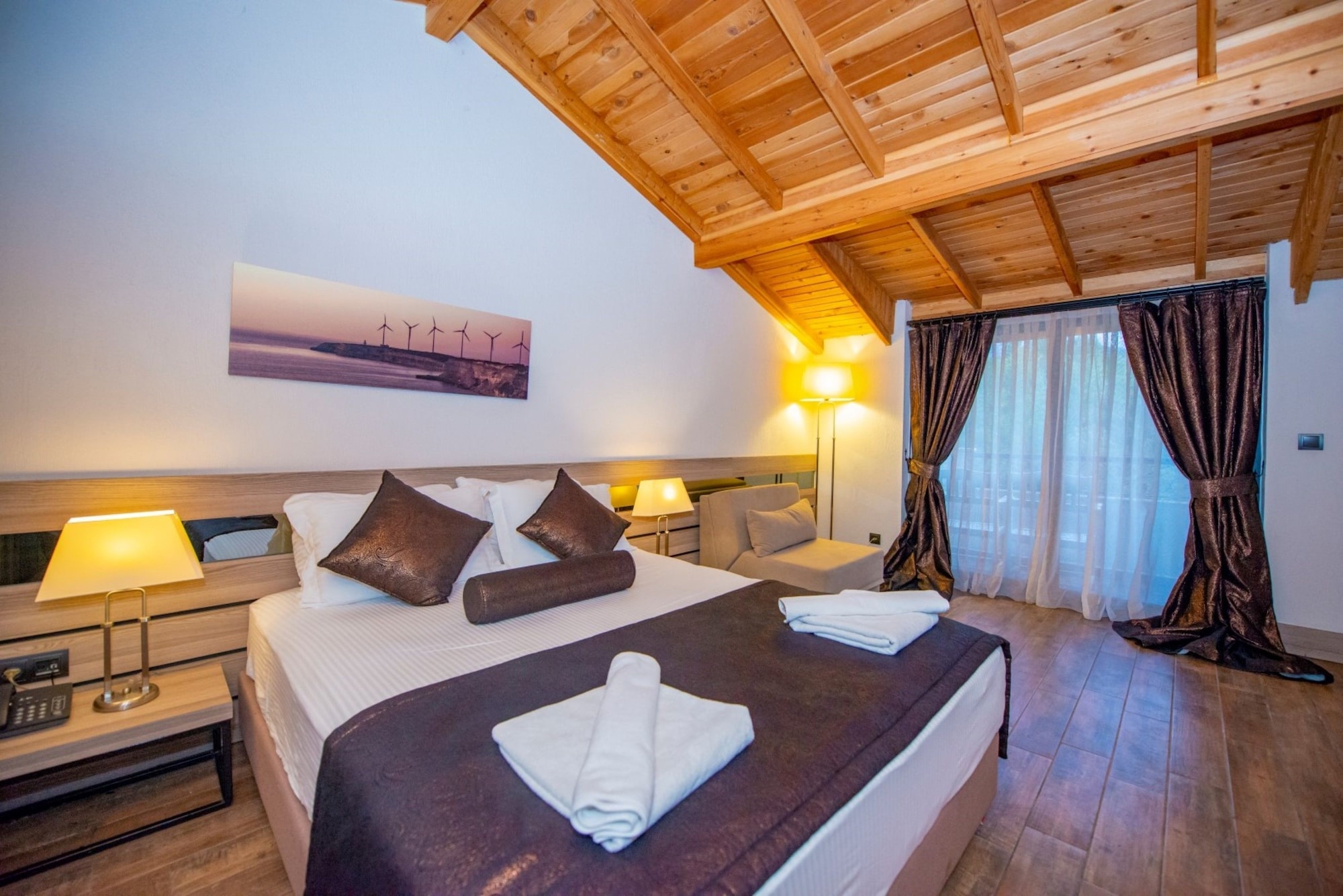 DELUXE, DOUBLE BED, GARDEN VIEW