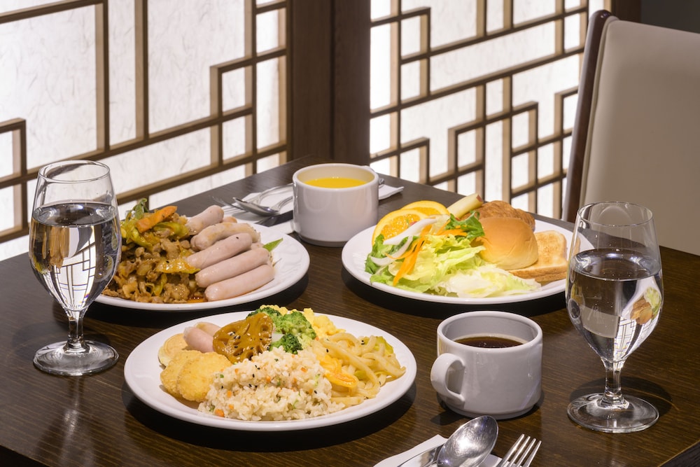 Shin Shin Hotel Jeju Airport (ex Hotel Kenny Story Premium Jeju Yeondong) 53/61