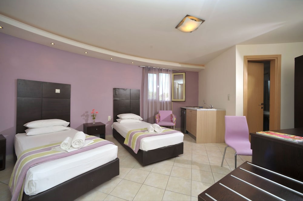 Island Beach Resort And Annex Adults Only 20/81