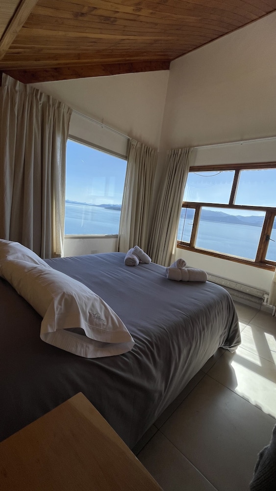2 BEDROOMS, FAMILY, BUNGALOW, LAKE VIEW