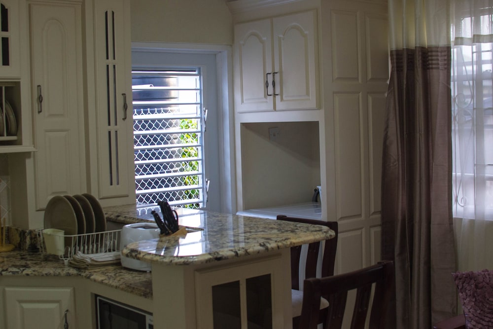 Hopeville Guest House Barbados 17/25