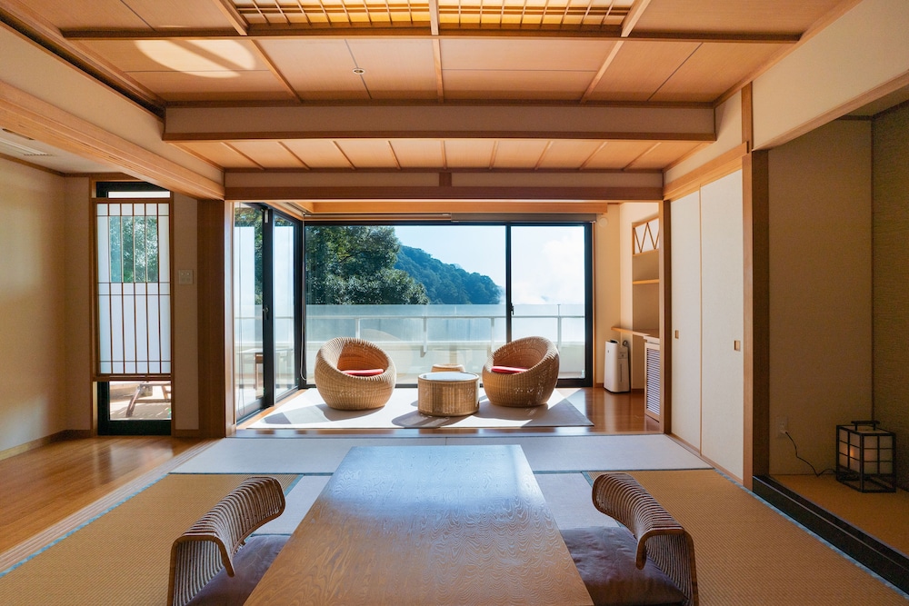 Japanese, Premier, Deluxe, 5 Futon Beds, Yukemuri View, Outdoor Bath