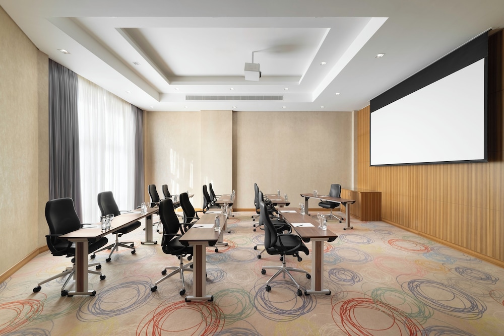كراون بلازا الرياض منهال(Radisson Blu Hotel and Convention Center, Riyadh Minhal) 56/67