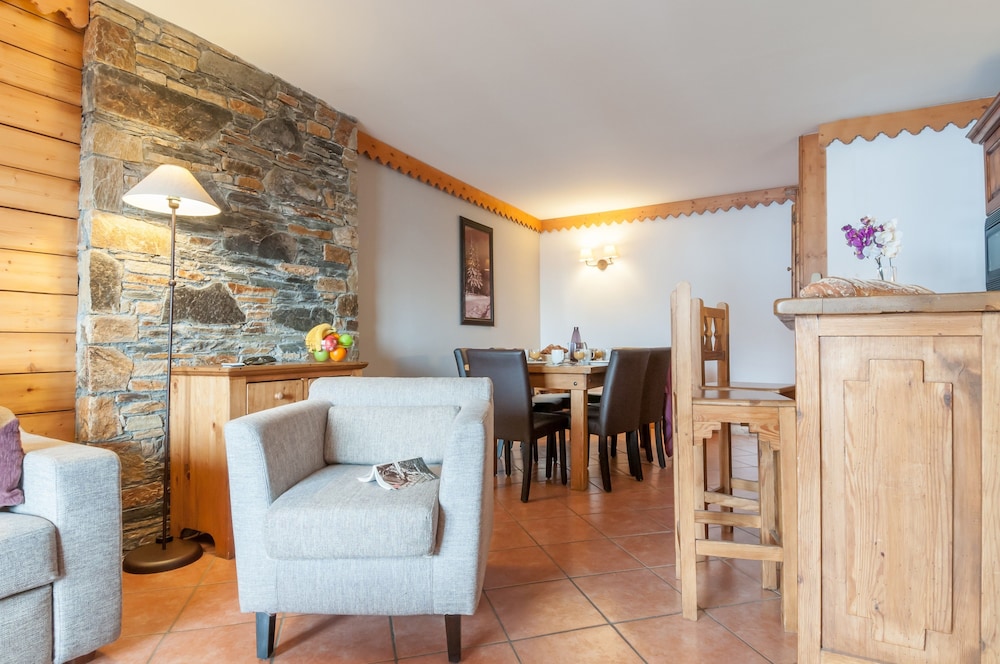 PIERRE AND VACANCES PREMIUM LES HAUTS BOIS 34/50