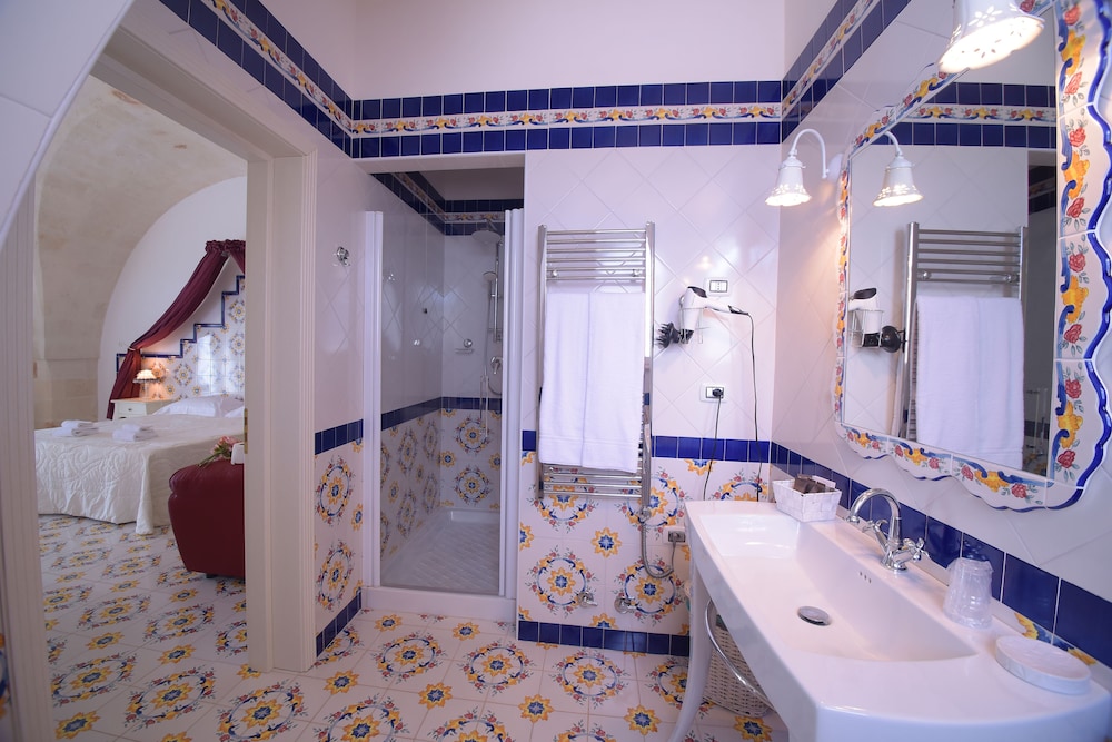 Superior, Studio, Suite, King Bed, Accessible